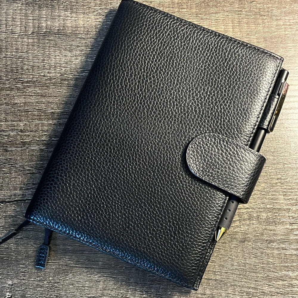 Moterm Pebbled Black b6 cover
